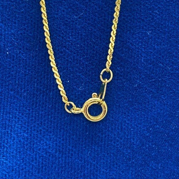 💛 Gold Plated Vintage Butterfly W/ CZ Necklace - Picture 3 of 5